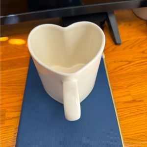Never Used /New 

POTTERY BARN Valentine’s Heart -shaped Figural mug